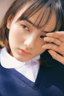女生下面抠出很多白色豆腐渣
